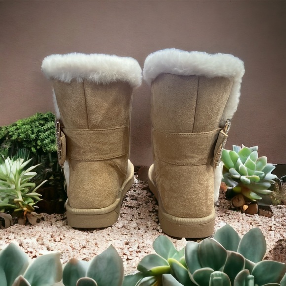 NWT Lauren Lorraine Faux Fur Boots. - Picture 2 of 11